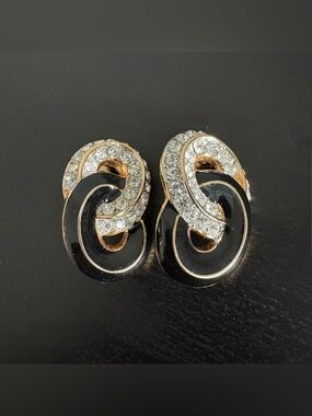 Oscar de la Renta Vintage Clip On Earrings
